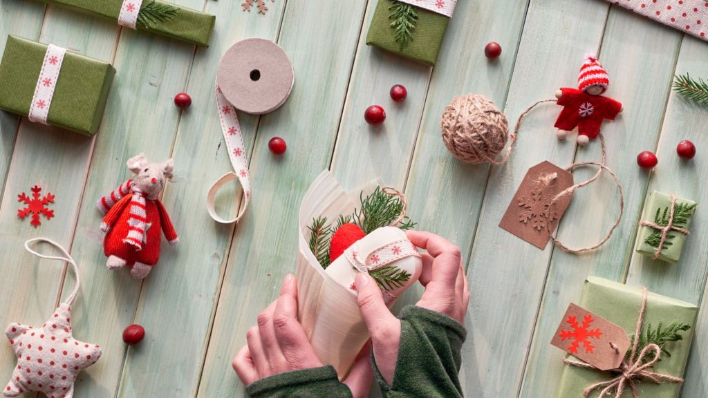 The Ultimate Guide to a Sustainable, Zero-Waste Christmas